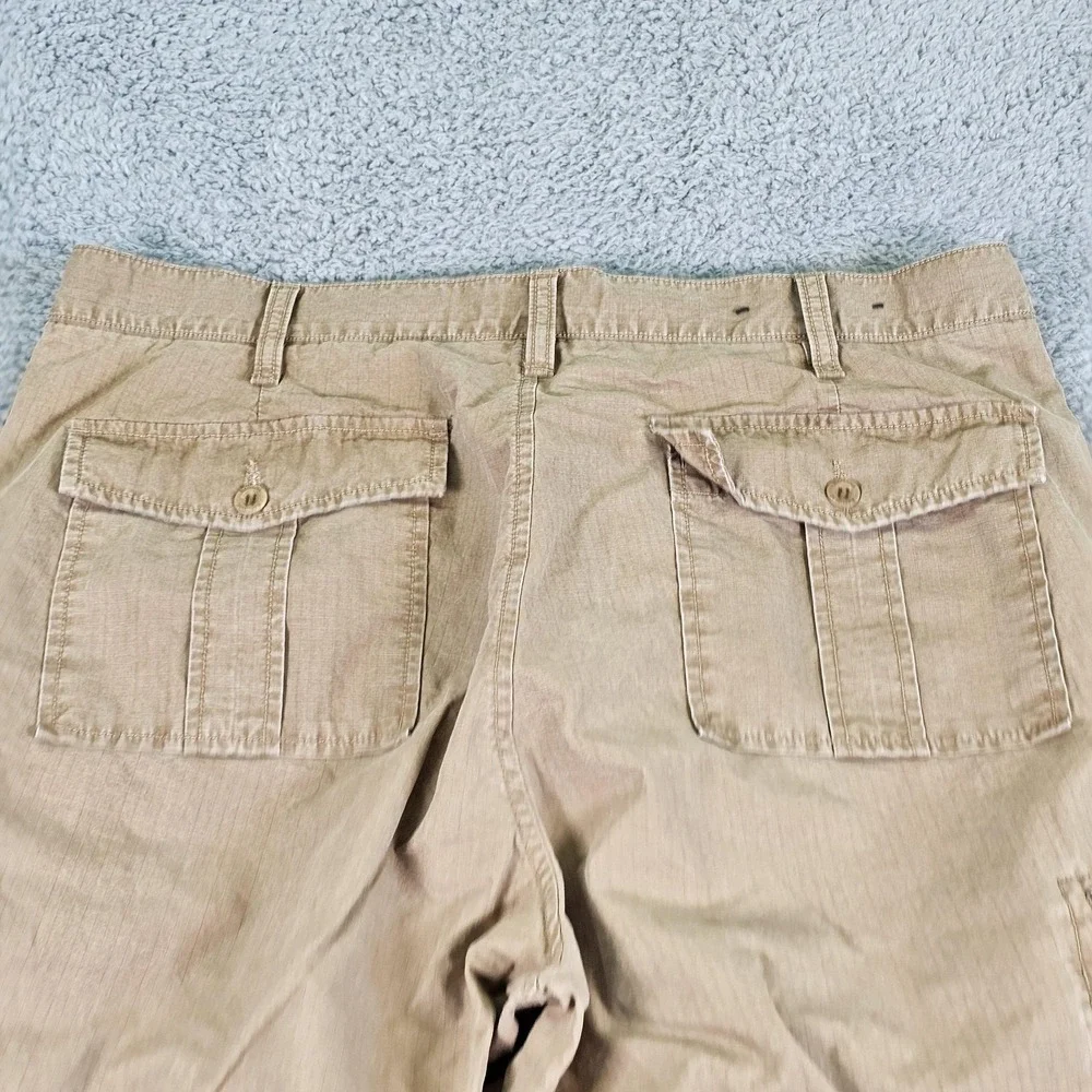 Banana Republic brand banana